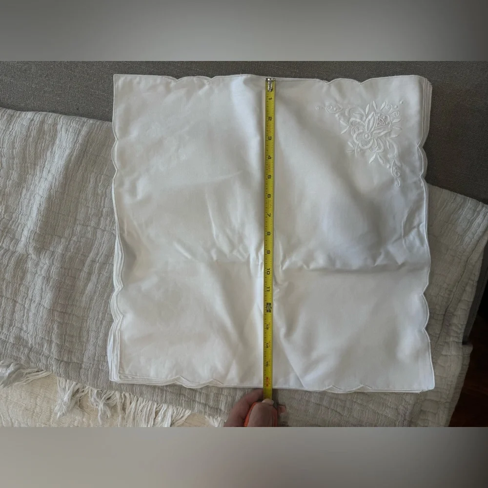 Vintage Elegant‎ White Embroidered Napkins